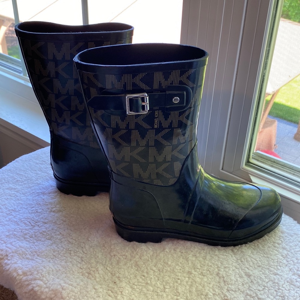 Michael Kors rain boots - Picture 1 of 2
